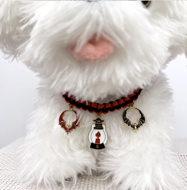 Hand-woven Halloween pet collar with pumpkin pendant for cats and small dogs