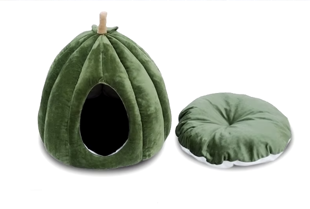 Pumpkin-shaped cat bed, Halloween pet bed for cats, fully enclosed pet nest, cozy winter cat nest, festive cat cushion.