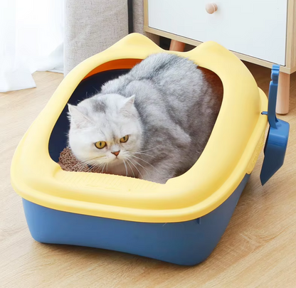Semi-enclosed cat litter box with high border, easy to clean, and private space for cats