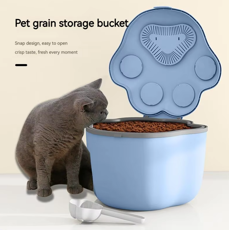 Moisture-proof and fresh-keeping pet food storage bucket, available in large and small sizes for cat and dog food, with multiple color options.