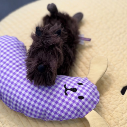 U-shaped cotton pet pillow for cats and dogs with removable washable cover, ideal for chin support and deep sleep.