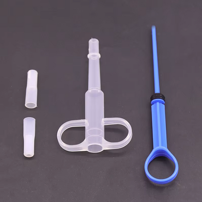 Pet pill applicator syringe with soft silicone tip for easy medicine delivery