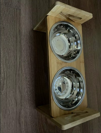 Wooden dog bowl stand with two stainless steel dog food and water bowls - Customer review photo