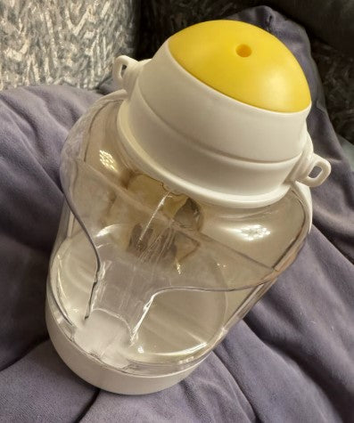 Portable dog water bottle and food bowl combo for outdoor travel - Customer review photo