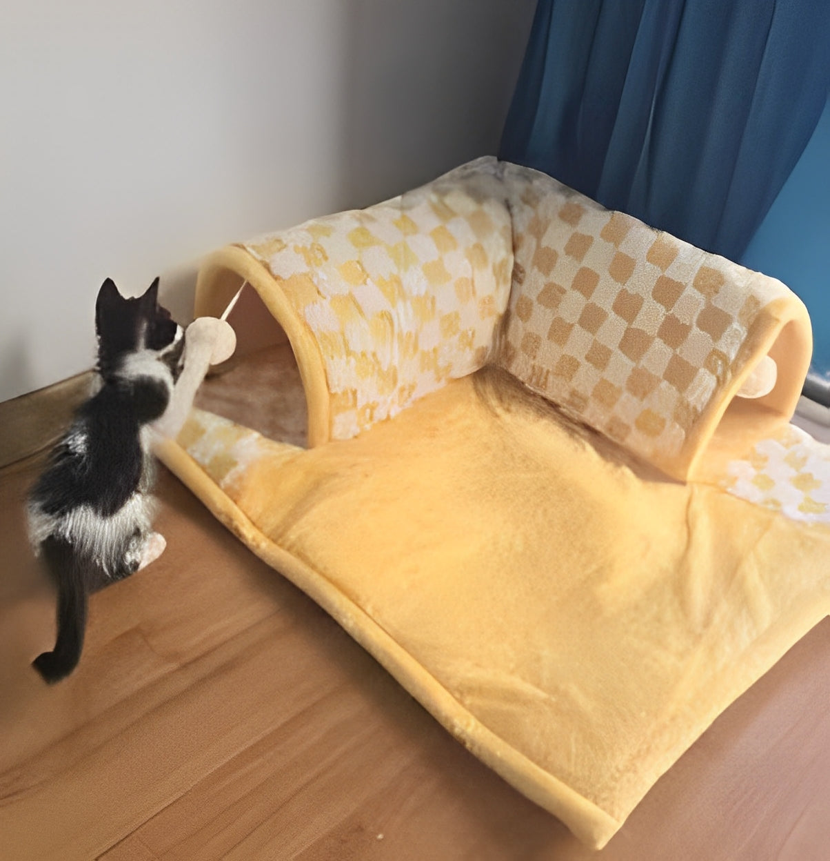 Cat play with a warm cat tunnel for autumn - Customer review photo