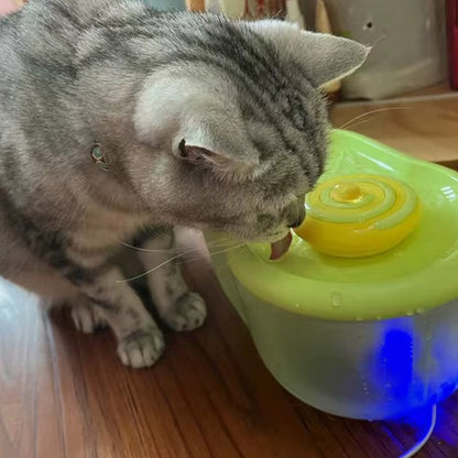Smart electric cat water dispenser with quiet filtration and high-capacity tank for clean and fresh hydration.