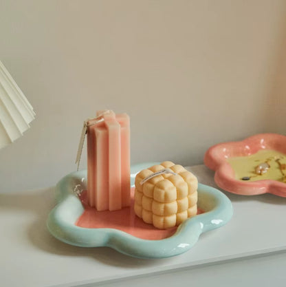 Cartoon ceramic cat bowl for stylish and safe pet feeding