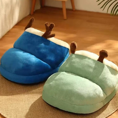 Warm semi-enclosed pet kennel house for cats and dogs with washable cushion