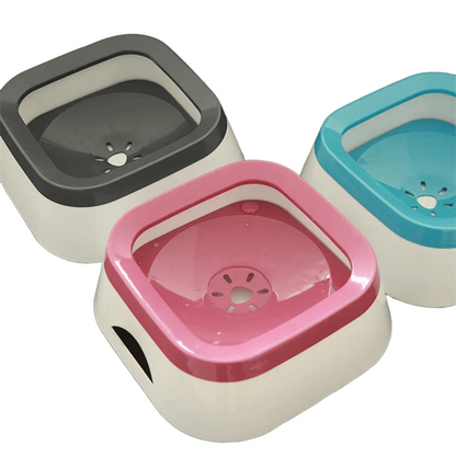 Anti-splash pet water bowl with 1L capacity and floating disk design, spill-proof solution for dogs and cats at home or on the go.