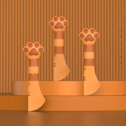 Multifunctional pet canned spoon, a spoon and can opener in one for easy feeding