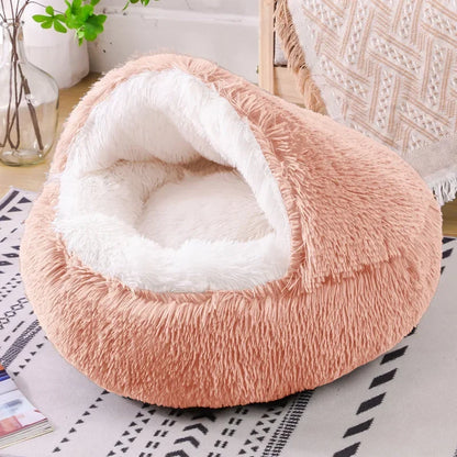 Plush winter round dog bed for small and medium pets, providing warmth and comfort for a cozy resting spot.