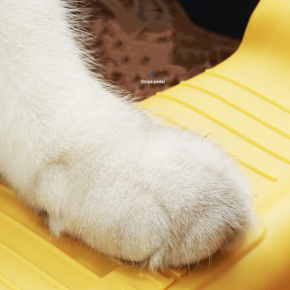 Semi-enclosed cat litter box with high border, easy to clean, and private space for cats