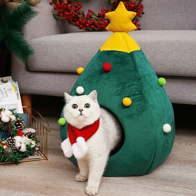 Christmas tree-shaped cat bed, semi-closed design for warmth and comfort, ideal holiday gift for cats.