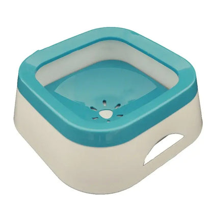 Anti-splash pet water bowl with 1L capacity and floating disk design, spill-proof solution for dogs and cats at home or on the go.