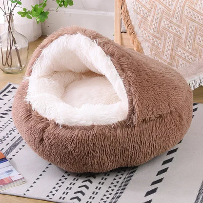 Plush winter round dog bed for small and medium pets, providing warmth and comfort for a cozy resting spot.