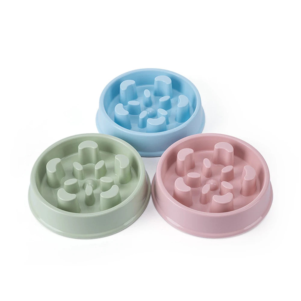 Anti-choking pet slow food bowl for cats and dogs, featuring a non-slip base and durable plastic construction for safe, healthy feeding habits.