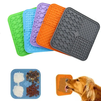 Silicone licking mat for dogs and cats with strong suction cups