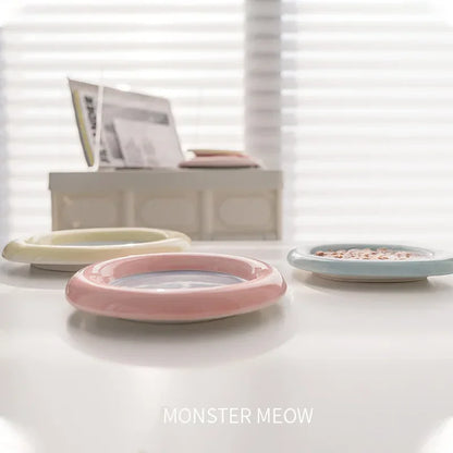 Cartoon ceramic cat bowl for stylish and safe pet feeding